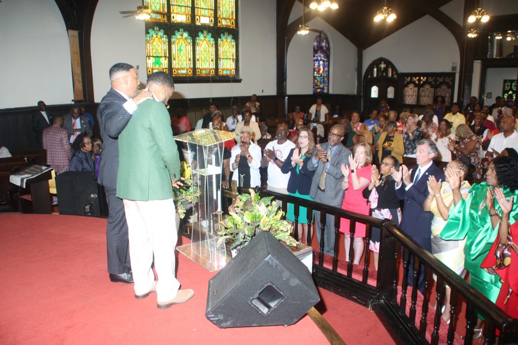 AQ 25 Revivial and wreath image139