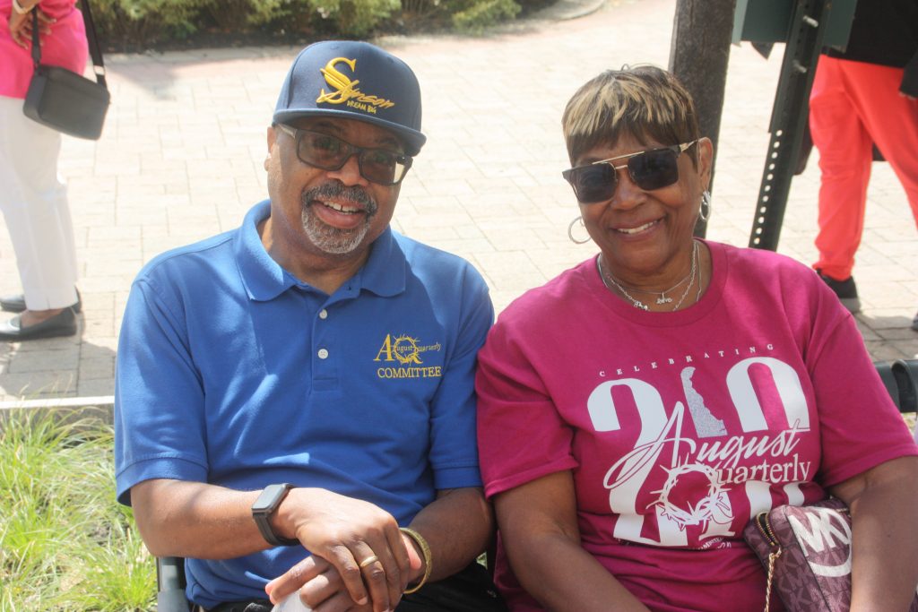 AQ 25 Revivial and wreath image158