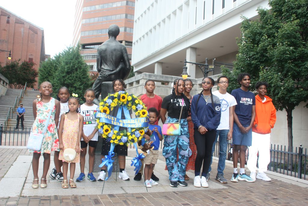 AQ 25 Revivial and wreath image192