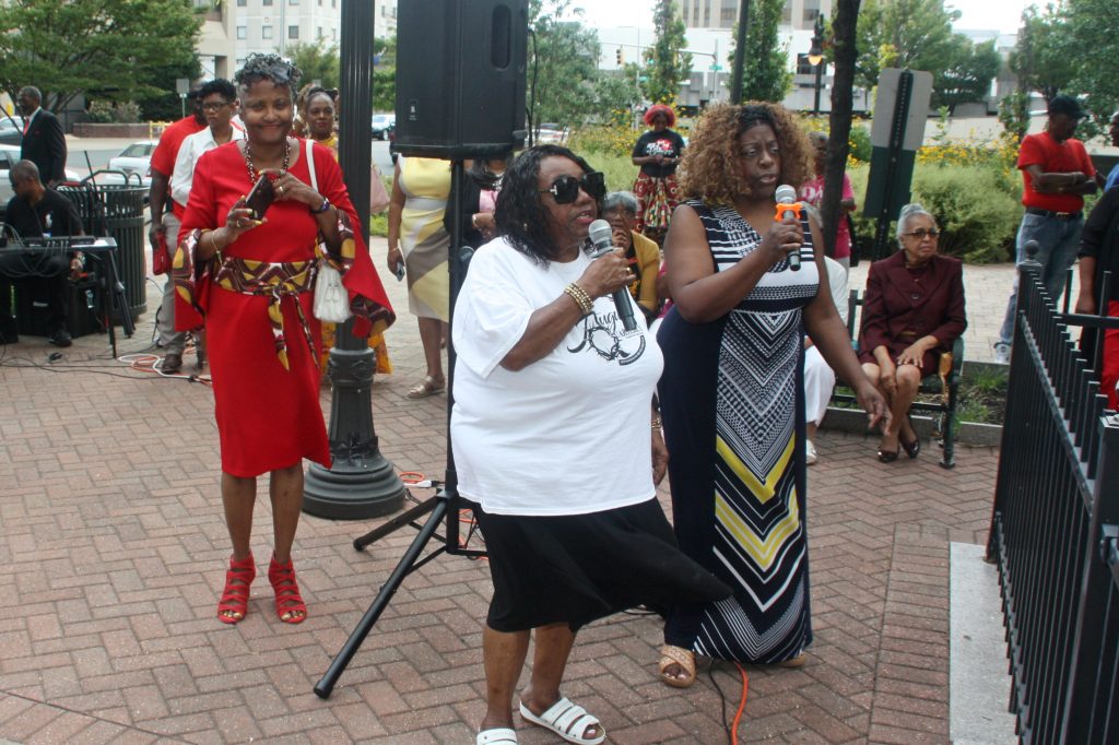 AQ 25 Revivial and wreath image193