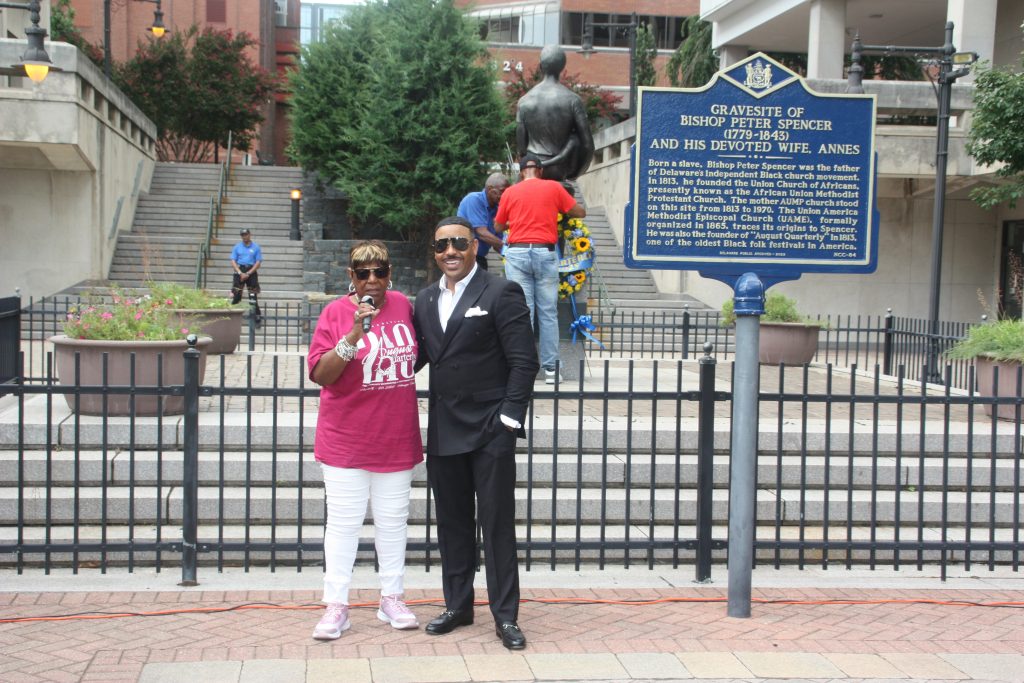 AQ 25 Revivial and wreath image197