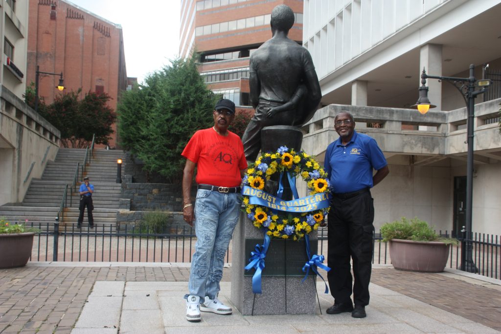 AQ 25 Revivial and wreath image198